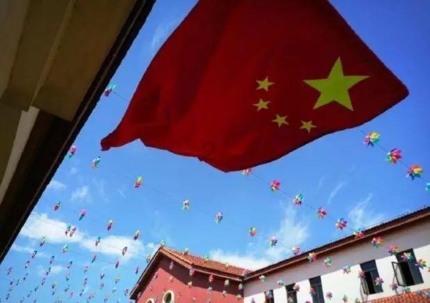 坐凳子上坐久了裤子后面起球怎么办？游戏画面