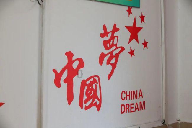 裙上繁花